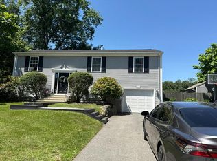 500 Knotty Oak Rd, Coventry, RI 02816