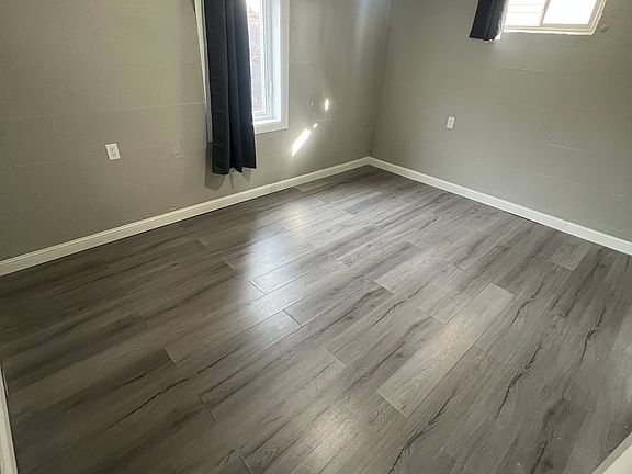 4th image of 2411 N Edgemore Ave #B
