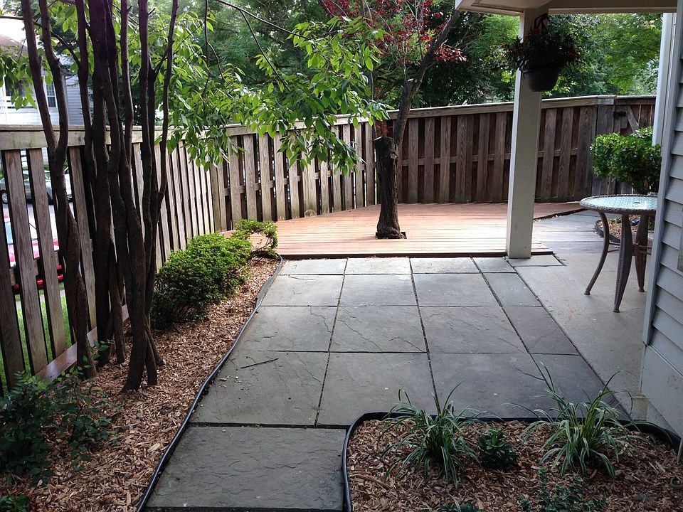 Private fenced in backyard for great outdoor dining! Just e