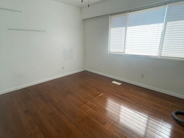 4 bedroom rental in Abbotsford — photo 6
