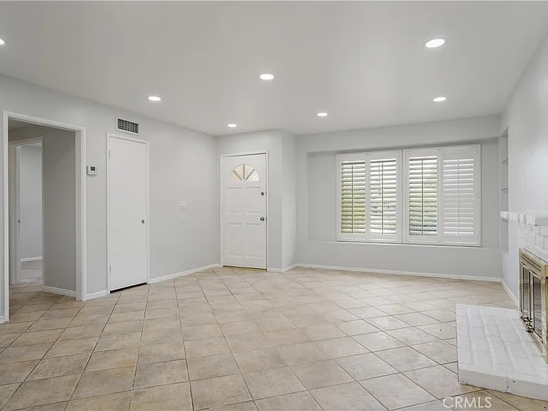7055 Avenida Leon — Photo 5