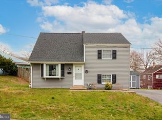 46 Robarts Dr, Phoenixville, PA 19460