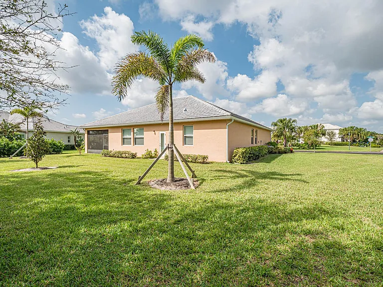 2576 Saint Lucia Cir — Photo 46
