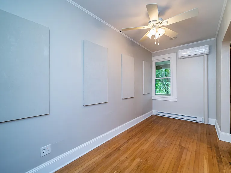 24 Robindale Ave #2 — Photo 6