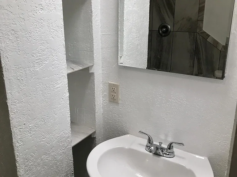 Bathroom 1.