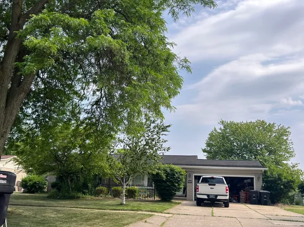 36569 Curtis Rd, Livonia, MI 48152