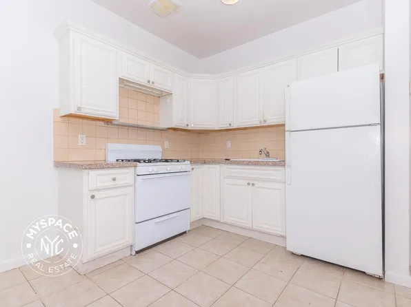 823 Willoughby Avenue image 1 of 10