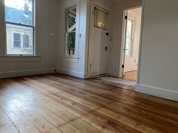 2nd image of 125 Orange St