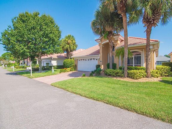 3rd image of 612 NW Lambrusco Drive