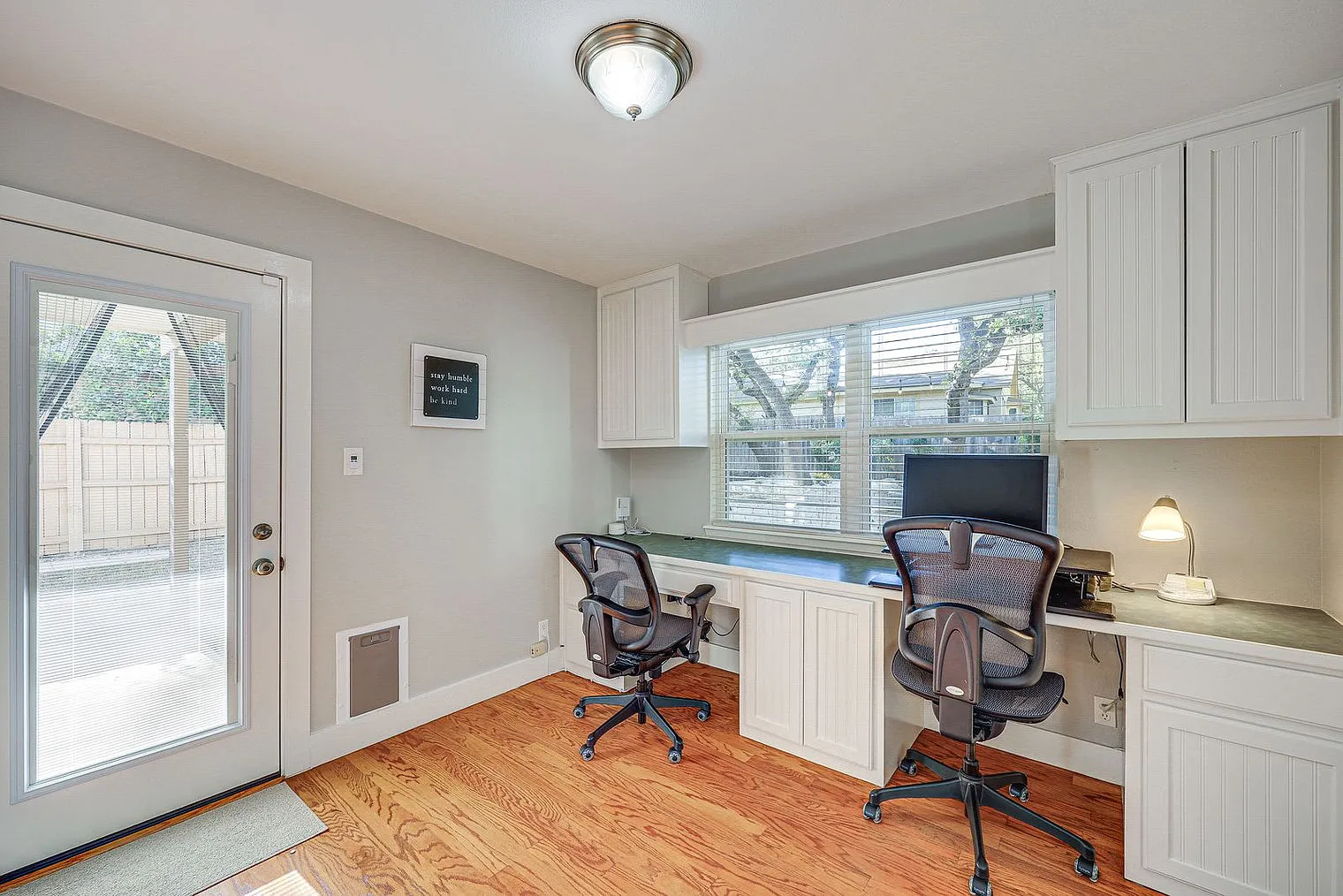 3 bed, 2.0 bath, 1776 sqft, $4,432 — Photo 3