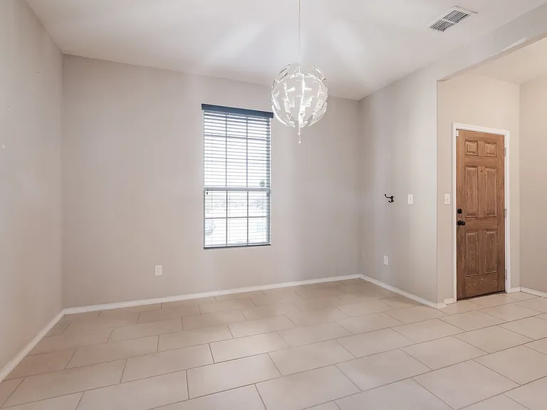 602 Trinity Mdw — Photo 12