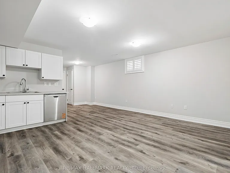 797 Oxford St #BASEMENT — Photo 2