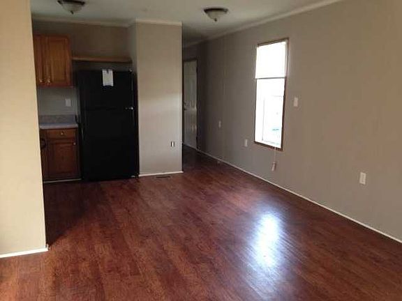 4th image of 8264 Thoroughbred Dr
