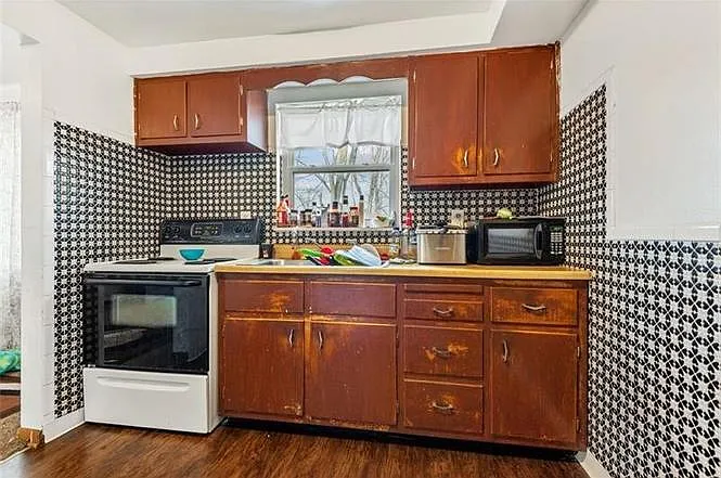 1769 McNary Blvd — Photo 15