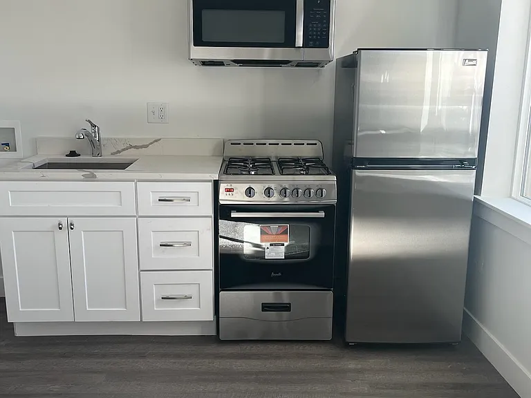 739 N 160 E #B — Photo 2