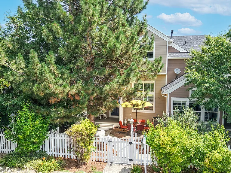2560 Concord Cir — Photo 1