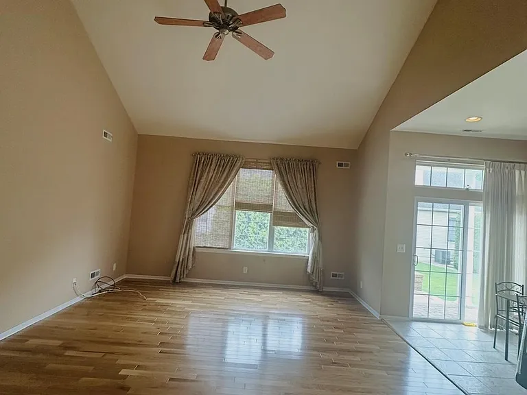 121 Einstein Way — Photo 7