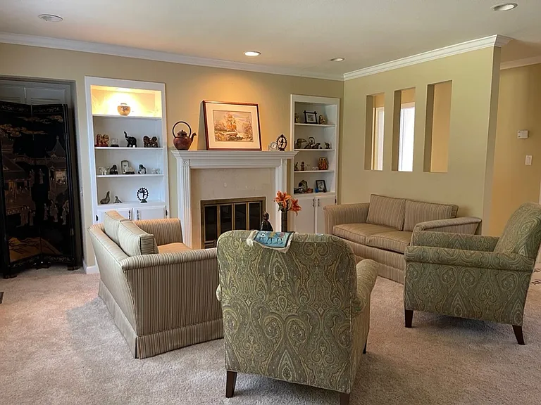1241 Eureka Ave — Photo 3