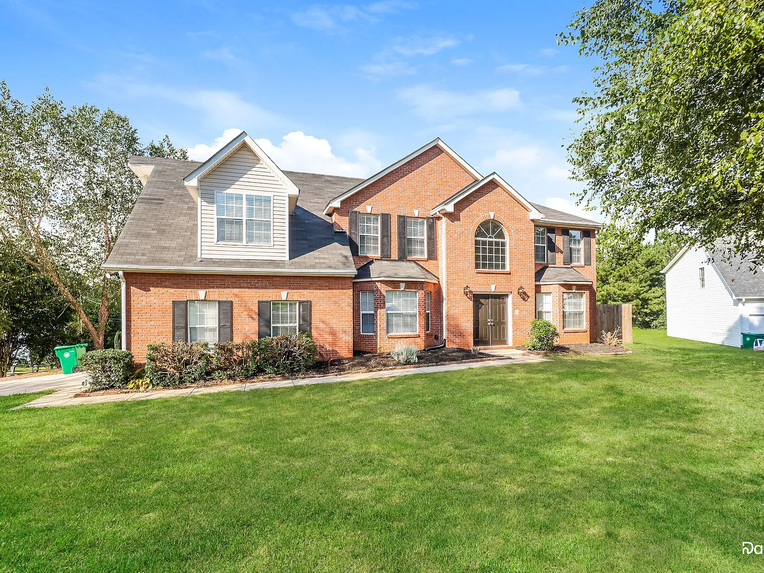 5 bed, 3.0 bath, 2962 sqft, $2,770 — Photo 2