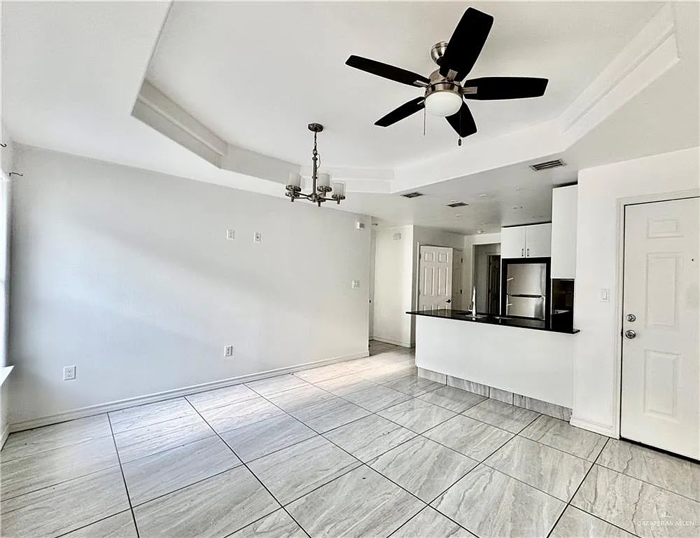 3 bed, 2.0 bath, 1050 sqft, $1,195 — Photo 4