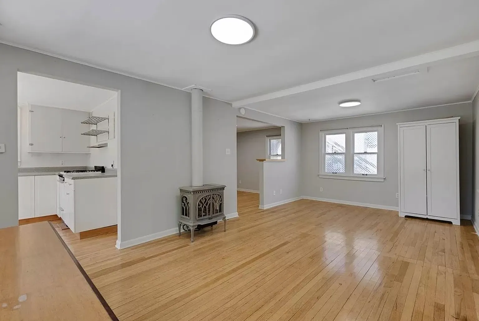 Studio, 583 sqft, $1,650 — Photo 3