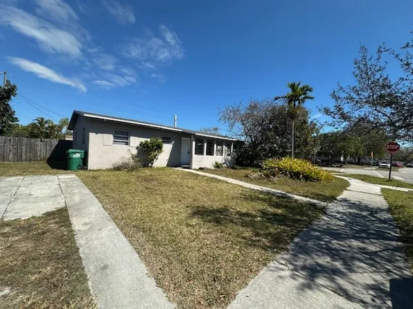 9815 Pan American Dr, Cutler Bay, FL 33189