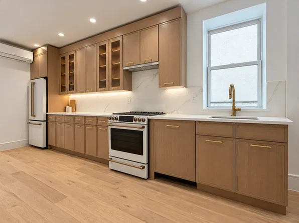 888 Flushing Avenue image 1 of 7