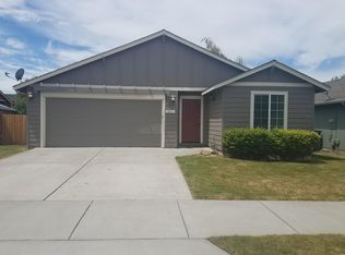 321 SW 29th St, Redmond, OR 97756