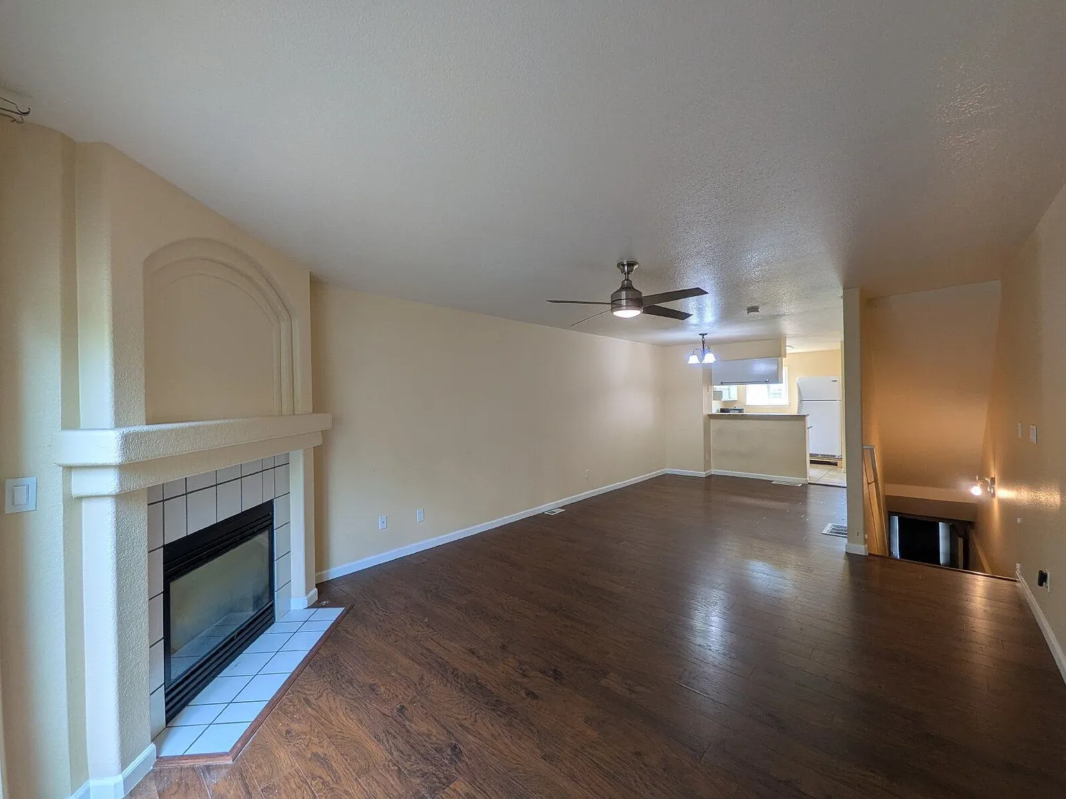 2 bed, 2.5 bath, 1064 sqft, $1,850 — Photo 2
