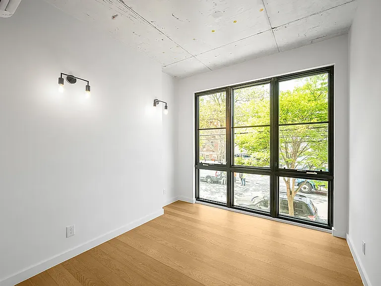 22-19 33rd St #4B — Photo 13