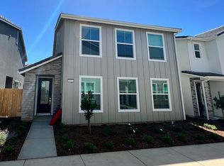 2804 E Tamarind Dr, Fresno, CA 93730