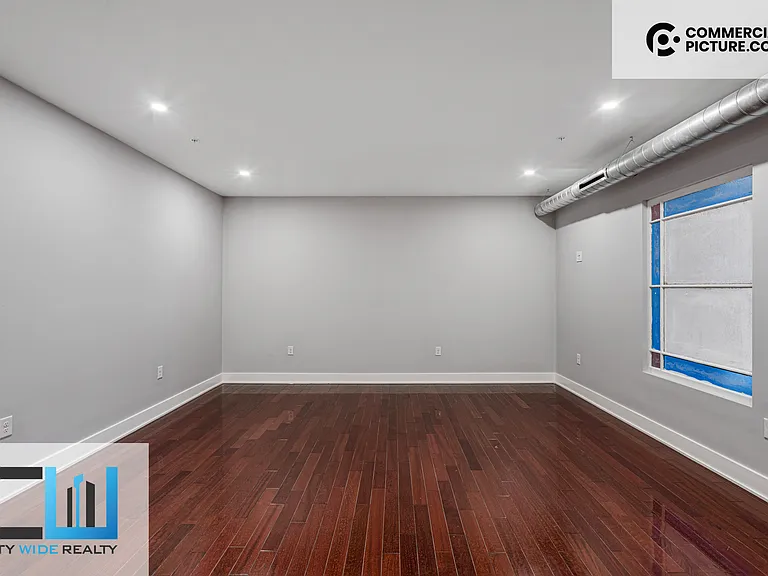 302 Richmond St #6 — Photo 3