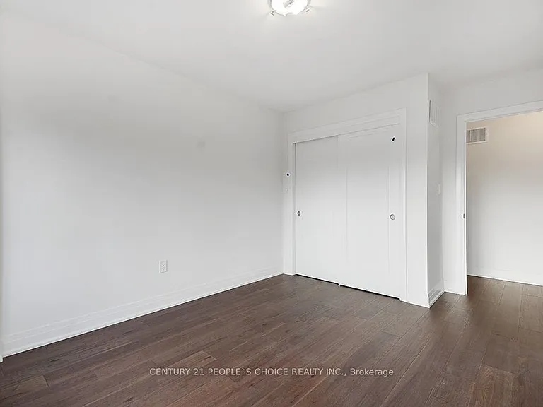 32 Humberstone Dr — Photo 22