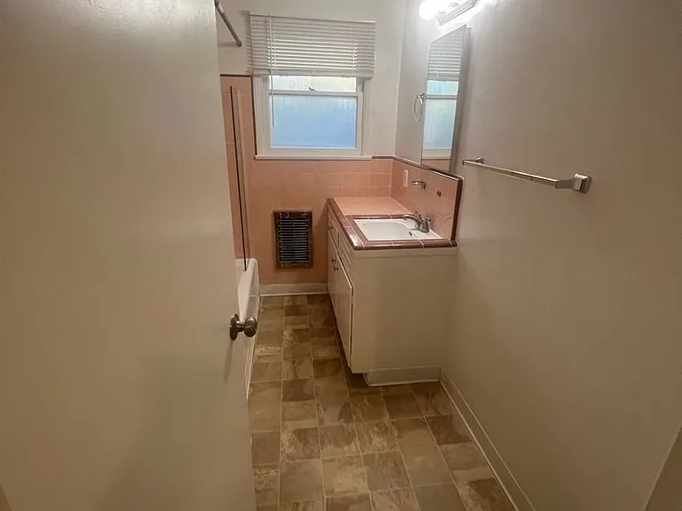 8366 Sargent Ave — Photo 29