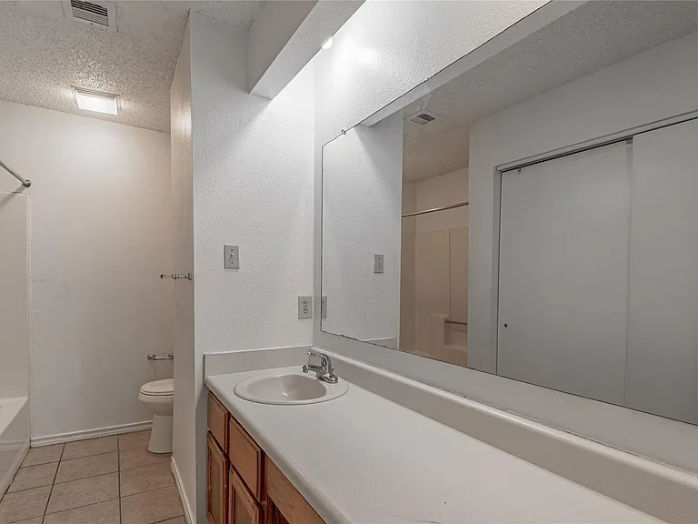 1228 Avenue O #H — Photo 16