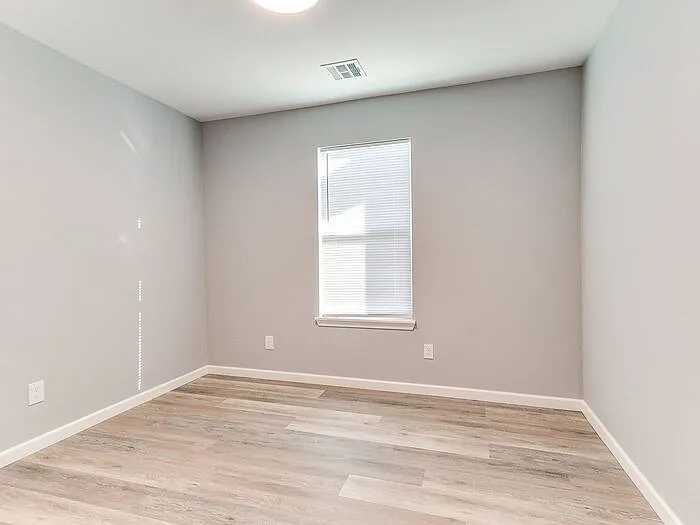 2515 Leeds Ln — Photo 20
