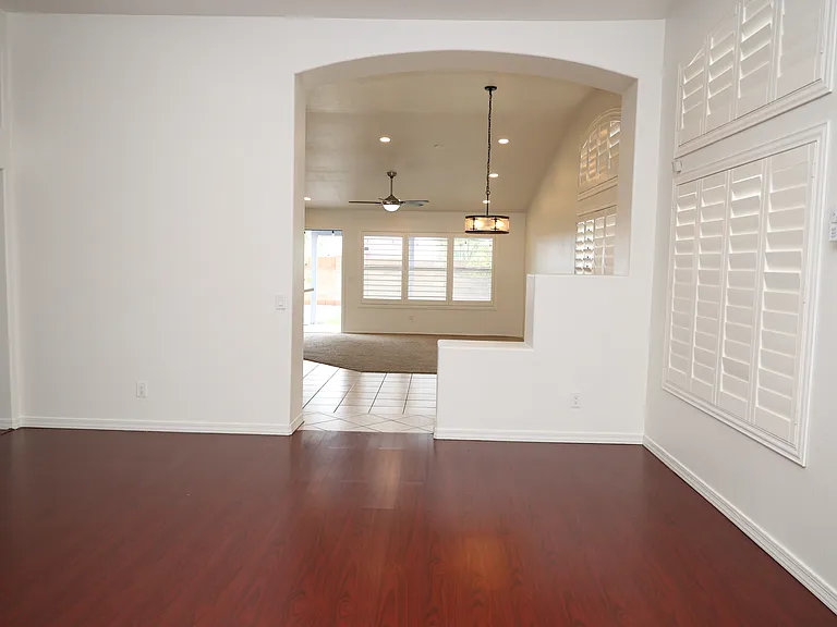 15201 S 47th Way — Photo 5