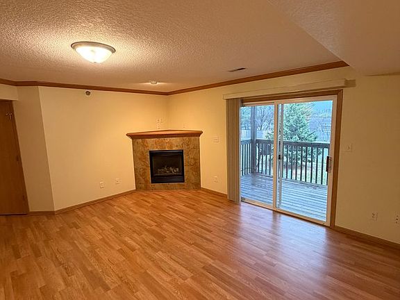 5th image of 10141 Sutton Dr Unit 6