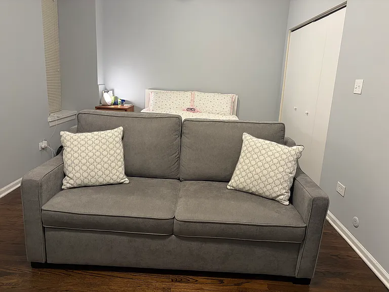 1230 N Greenview Ave #1R — Photo 2