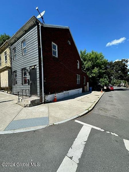 2nd image of 9 Second Avenue