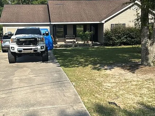 939 Dogwood Dr, Blackshear, GA 31516