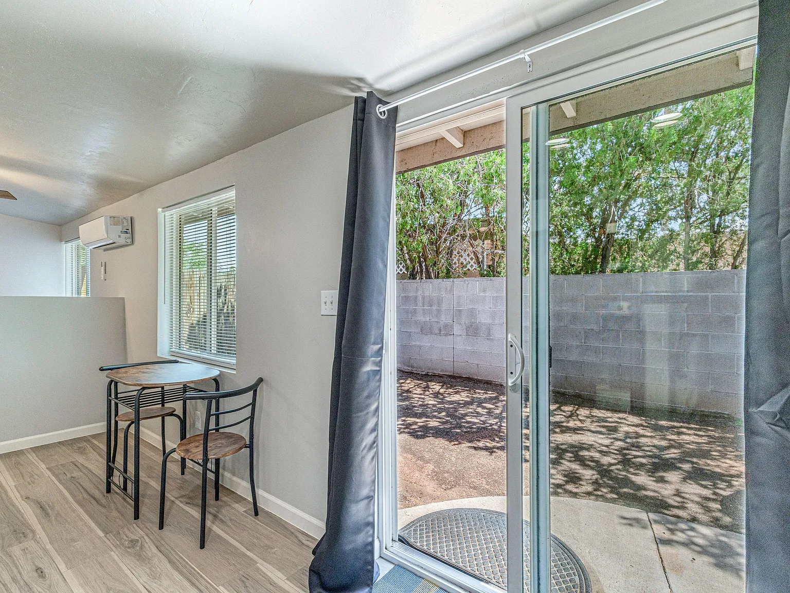 1 bed, 1.0 bath, 300 sqft, $1,364 — Photo 1