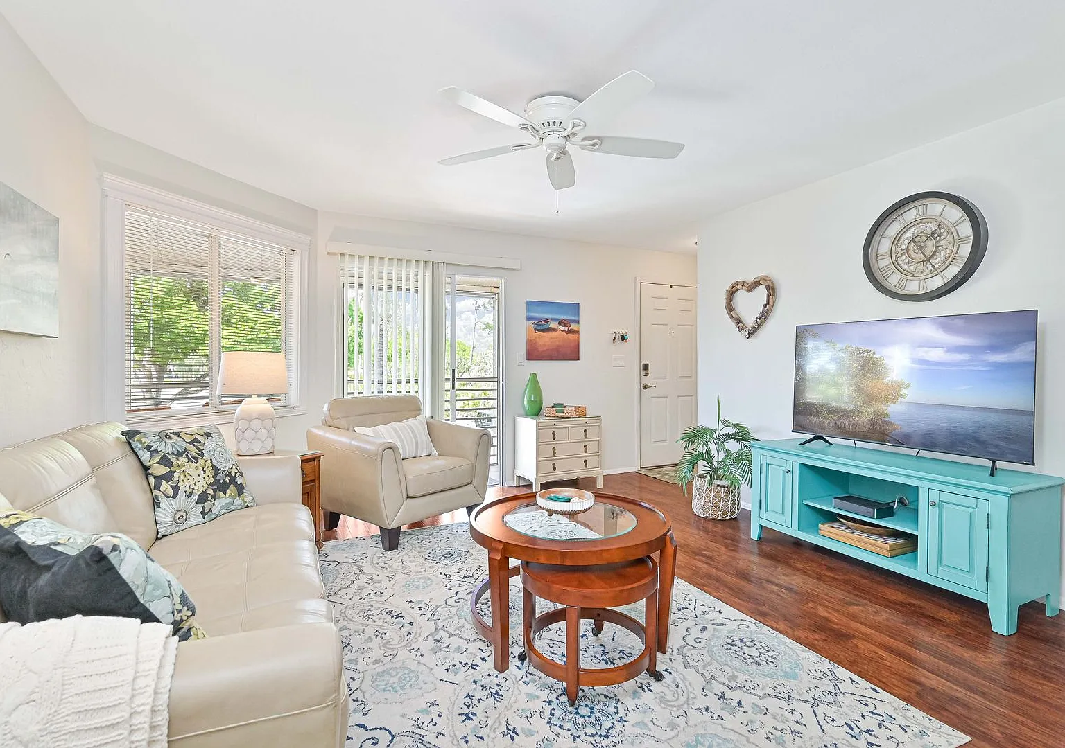 Short Term Rental (9.10 - 12.31) - Fountain Lakes Condo — Photo 2