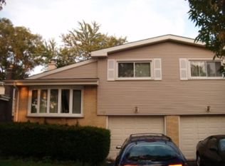 1735 N Drury Ln, Arlington Heights, IL 60004