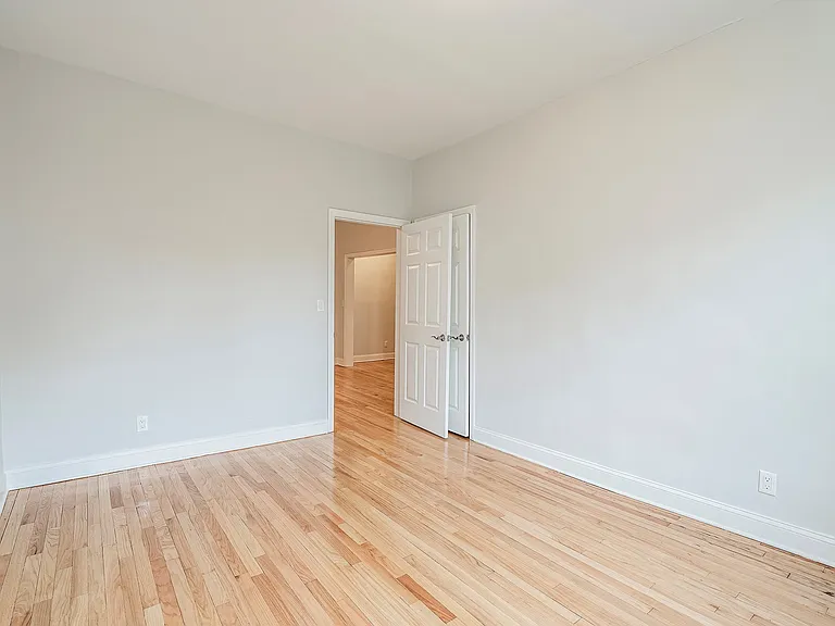 412-414 Kearny Ave — Photo 9