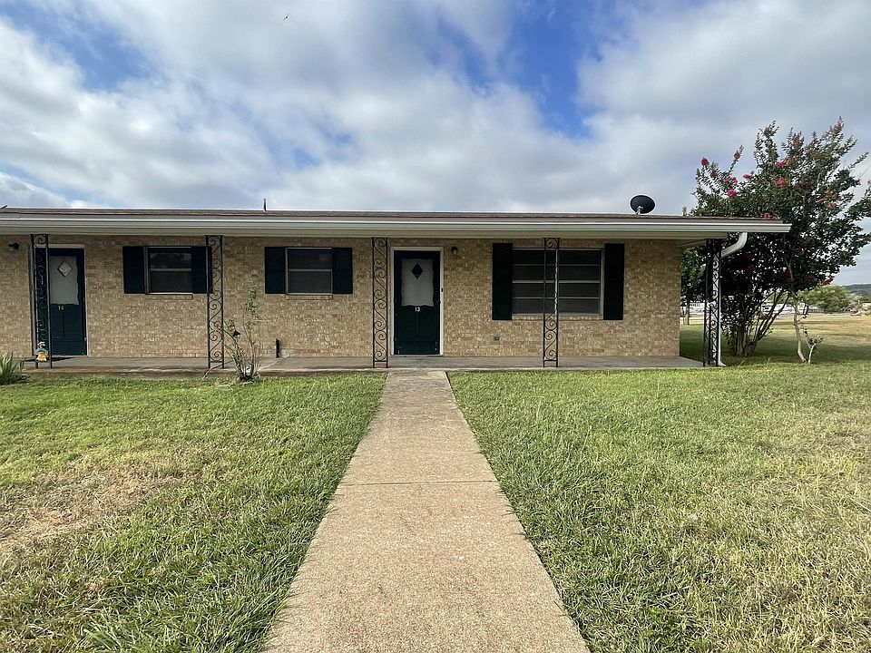1st image of 74 Northwest Dr #13