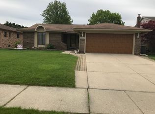 17960 Millstone Dr, Macomb, MI 48044