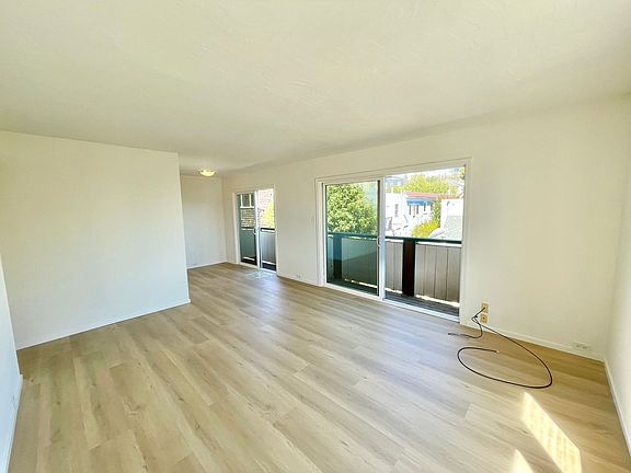 2nd image of 875 Vermont St APT 205