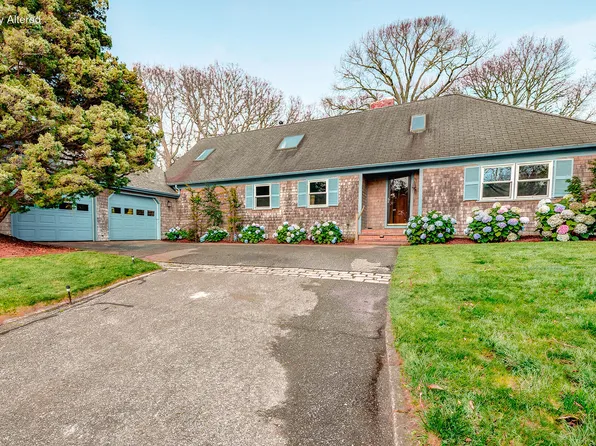 16 Meltiah Road, Falmouth, MA 02540