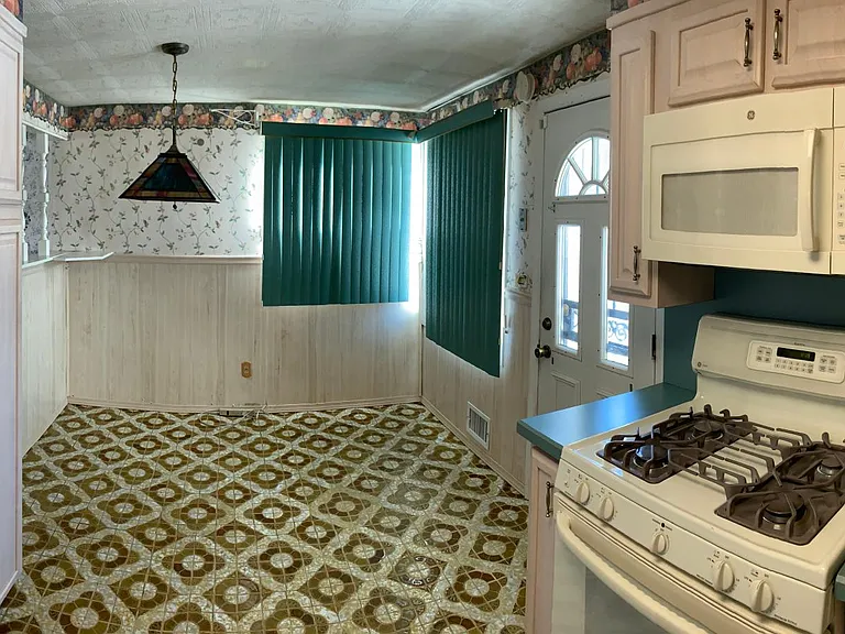 166 Wilfred Blvd — Photo 4